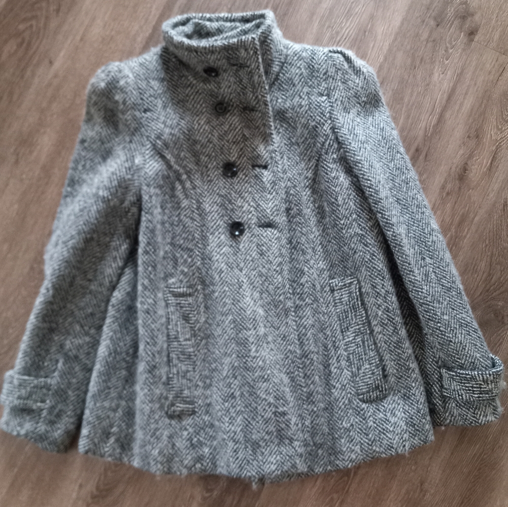 M winter jacket from Zara with shoulder pads